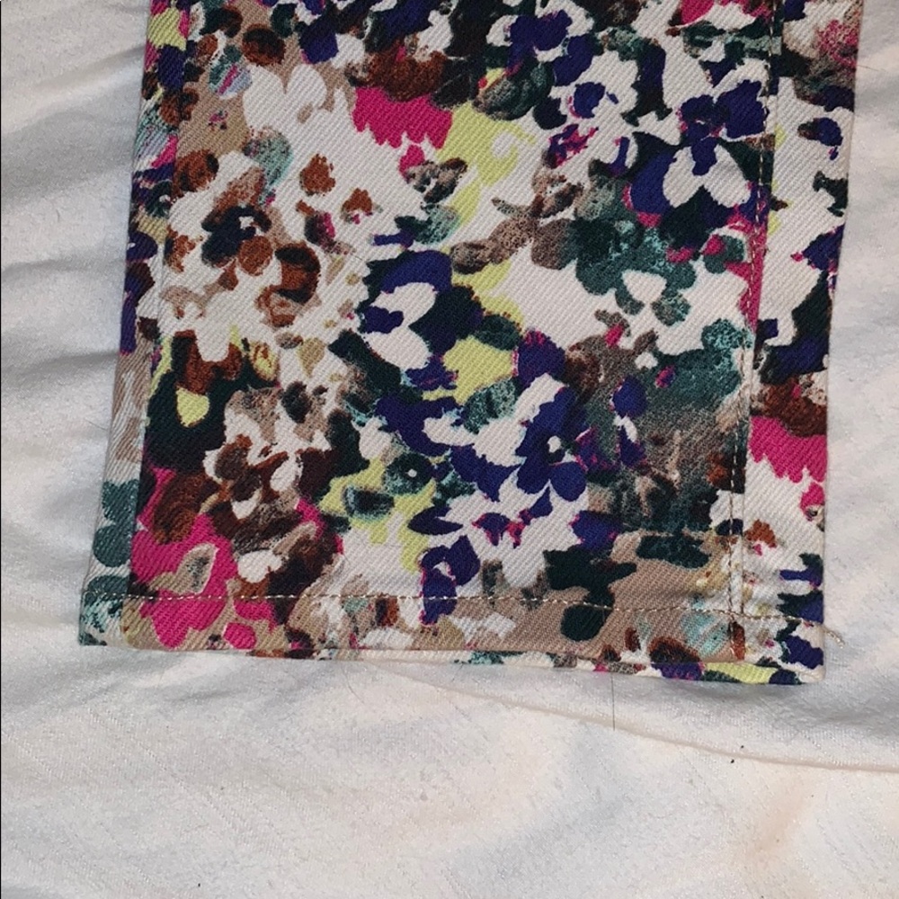 Printed Jean - Picture 2 of 4